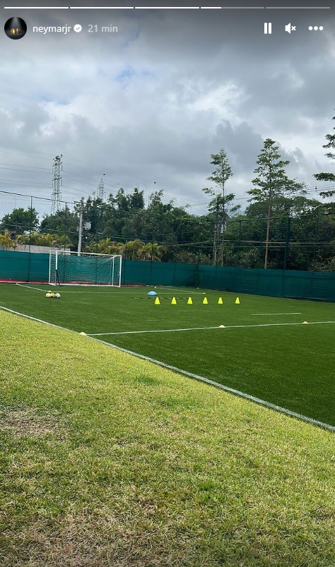 campo de futebol mansão Neymar