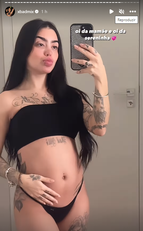 MC Mirella compartilha foto grávida