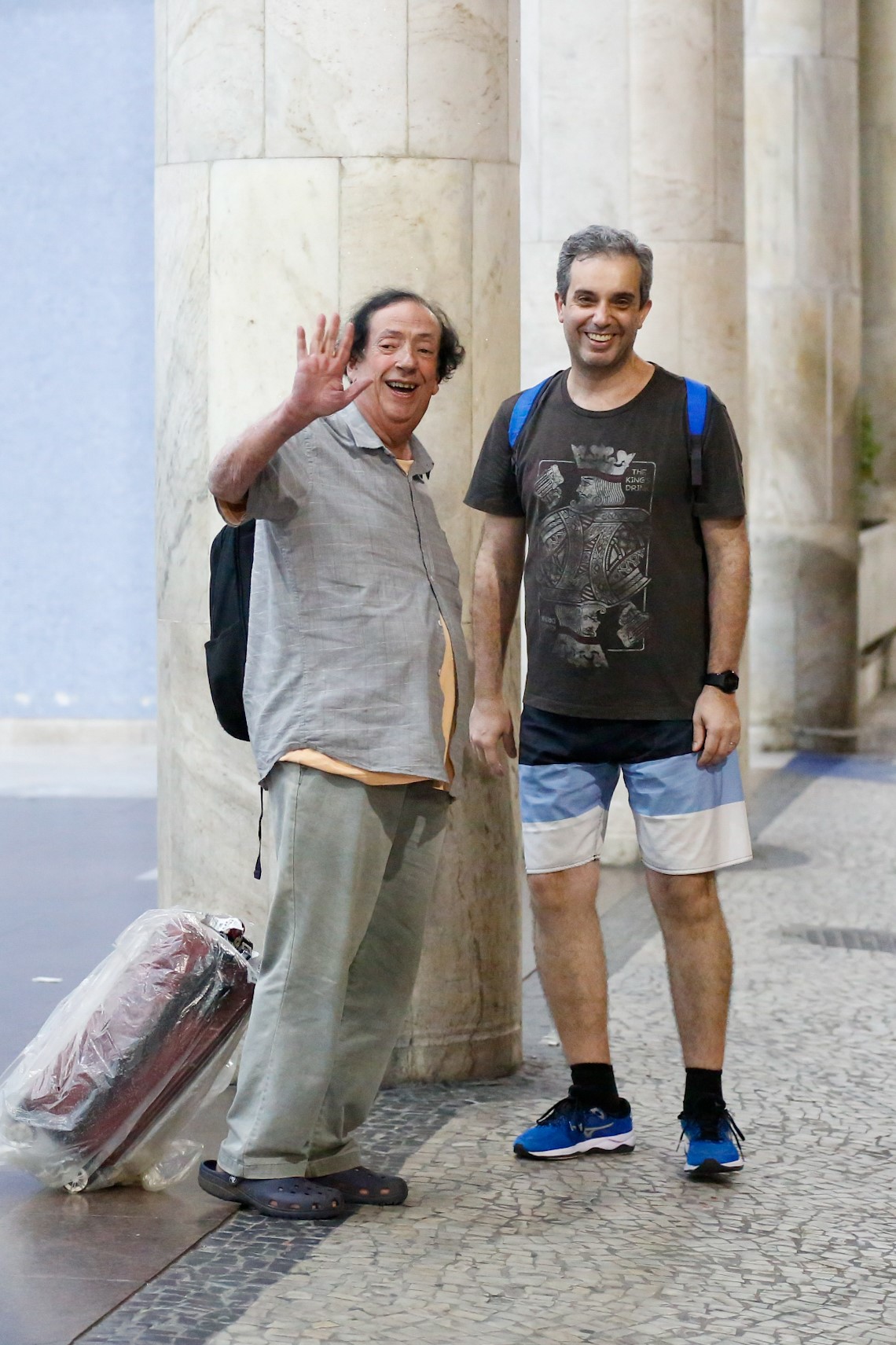 Novo amor? Marcos Oliveira é flagrado acompanhado em aeroporto no Rio