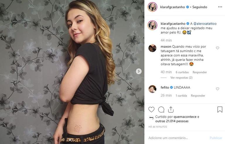 Klara Castanho revela nova tatuagem íntima e cinturinha fina chama a atenção 