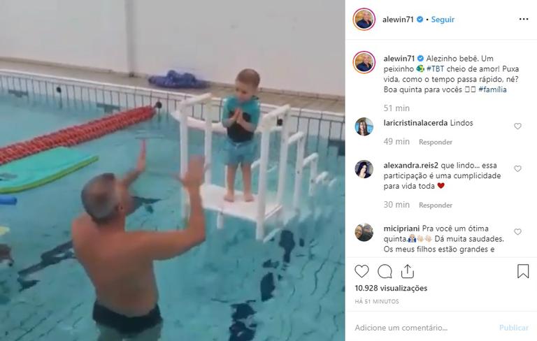 Alexandre Correa aparece com o filho, Alezinho, na piscina