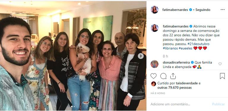 Fátima Bernardes reúne família para aniversário dos trigêmeos