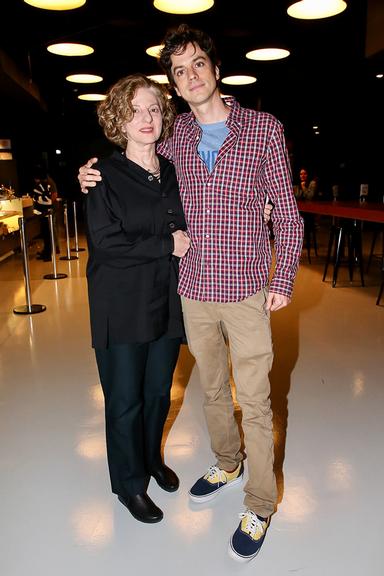 Marta Grostein e o filho mais novo, Fernando Grostein