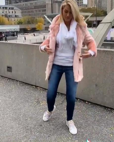 Ana Hickmann dançando no Canadá