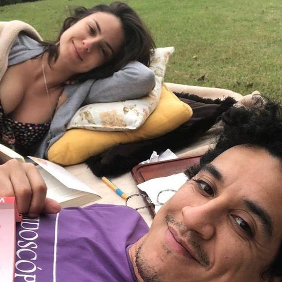 Andreia Horta compartilha clique romântico ao lado do marido