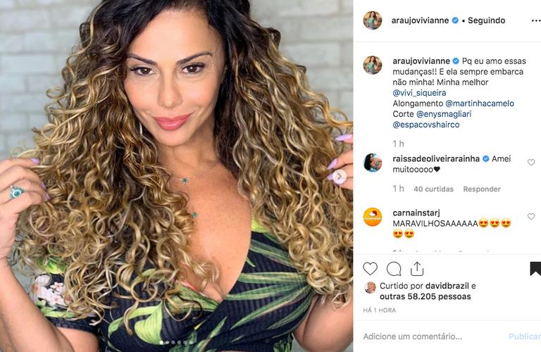 Viviane Araújo renova o visual e surge com o cabelo cacheado