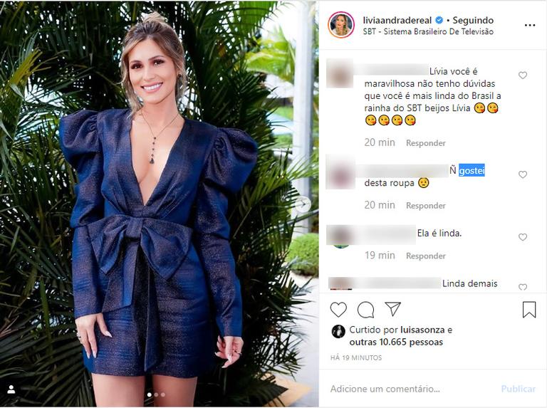 Lívia Andrade abusa do decote com vestido curto