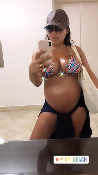 Andressa Ferreira mostra seu barrigão na reta final da gravidez