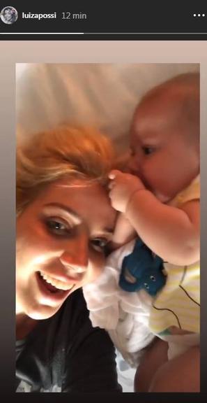 Luiza Possi mostra o filho, Lucca se divertindo com seu cabelo e brinca