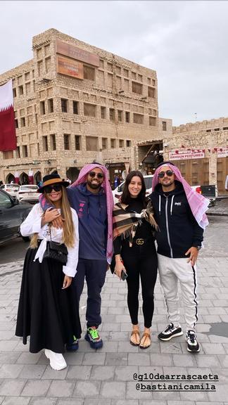 Gabigol e Rafaella Santos passeiam por Doha