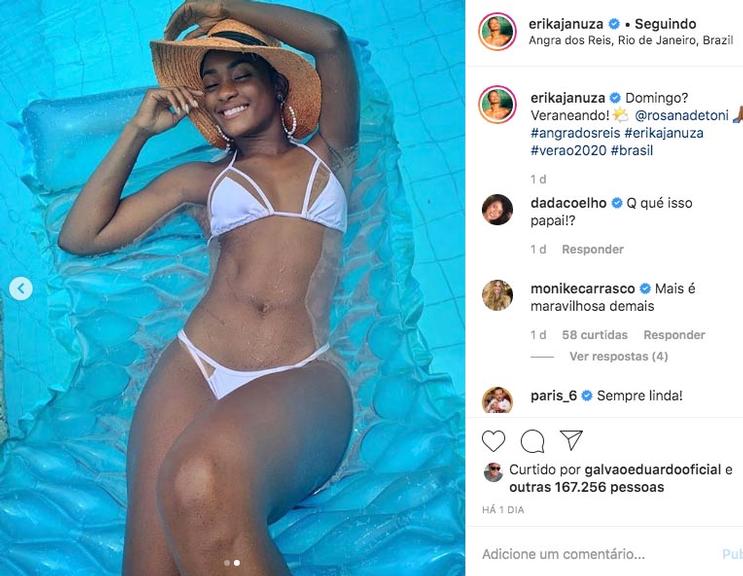 Erika Januza exibe corpo perfeito ao usar biquíni com transparência