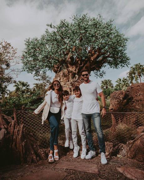 Juliana Paes registra clique com toda a família reunida durante as férias