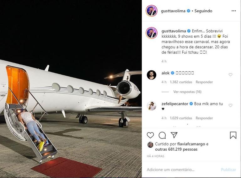 Gusttavo Lima se joga em escada de jatinho milionário após agenda intensa de shows