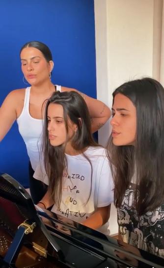 Cleo, Antônia e Ana soltam a voz em vídeo de Glória Pires