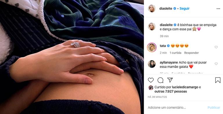 Grávida, Carol Dias registra Kaká acariciando sua barriga