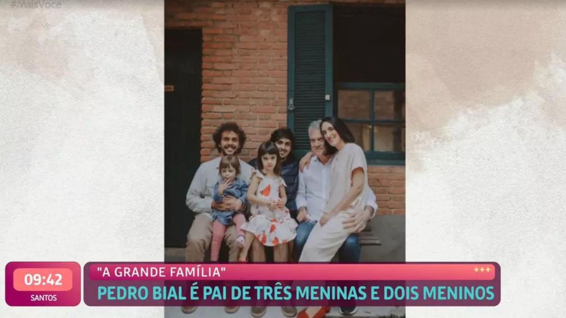 Pedro Bial exibe os cinco filhos